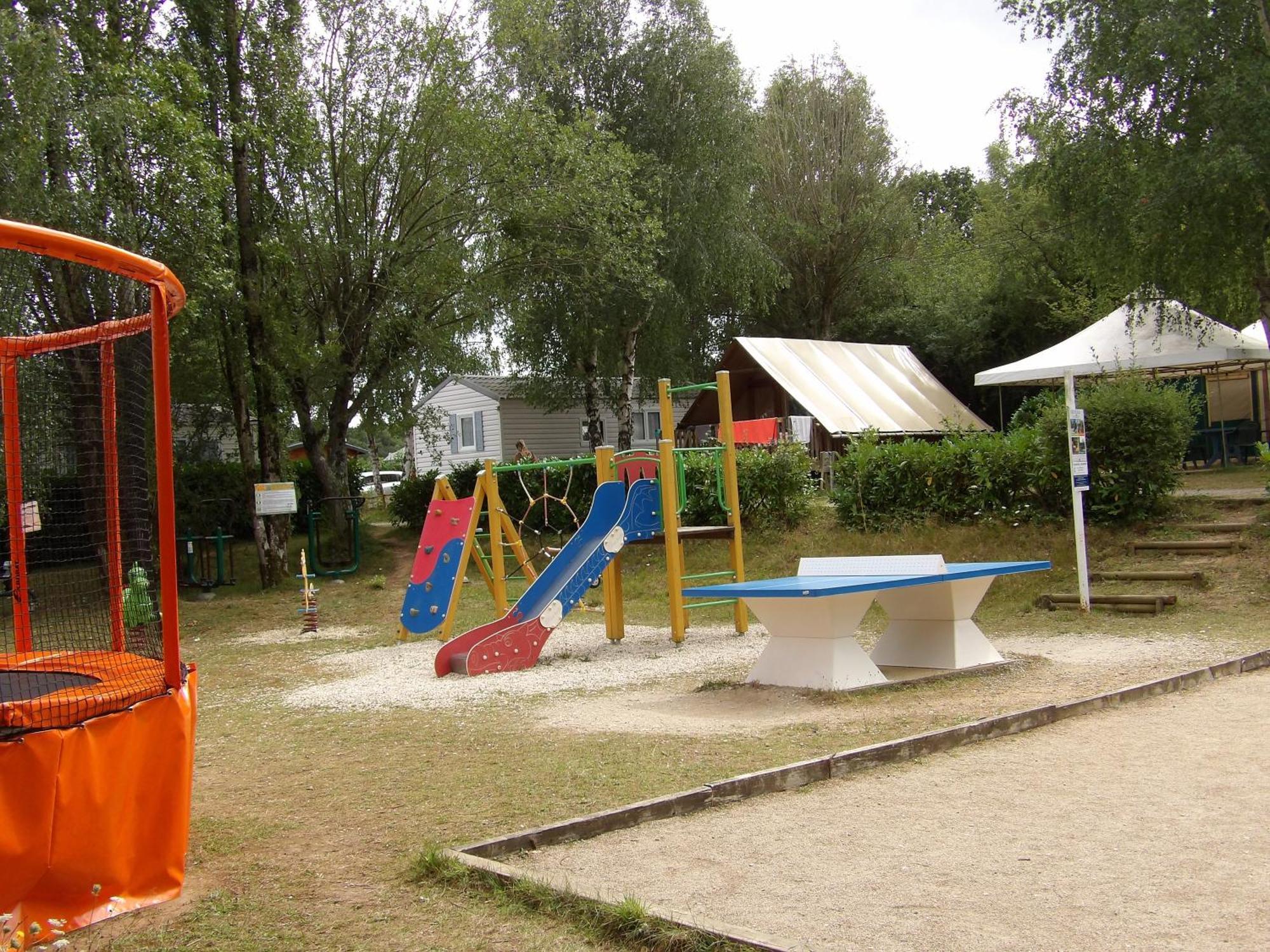 Mézières-sous-Lavardin Camping Smile & Braudieres מראה חיצוני תמונה